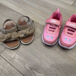 Bundle of shoes for toddler. Size 6